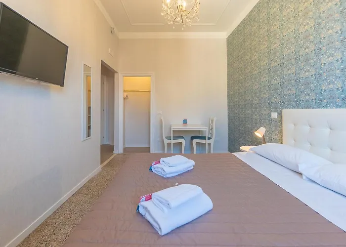 Floret San Giovanni Frühstückspension 4*